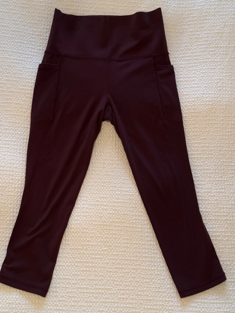 Athleta | Salutation Stash Pocket II Capri in Plum | Size = XS